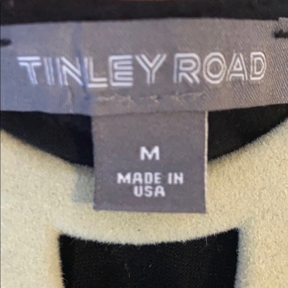 Tinley Road Vegan Leather and Lace Tee - Picture 4 of 4